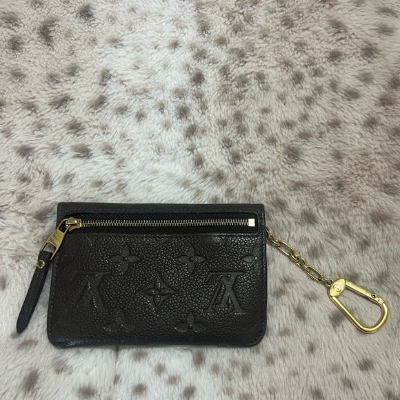 $500 🅿️🅿️ LOUIS VUITTON 
Empreinte Key Pouch - Picture 5 of 8